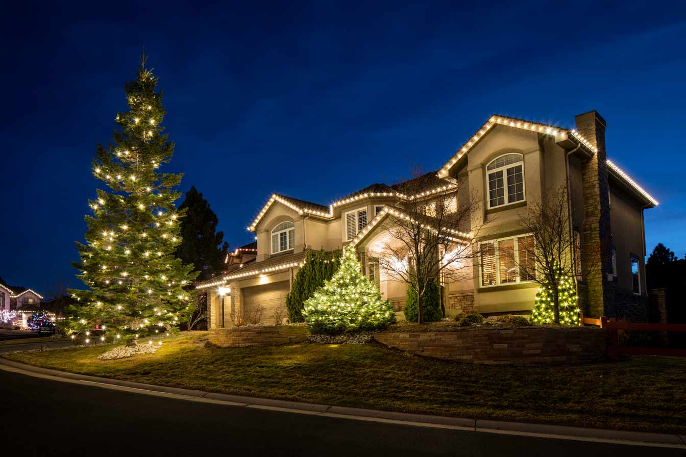 Residential-Home-Decorated-For-Christmas